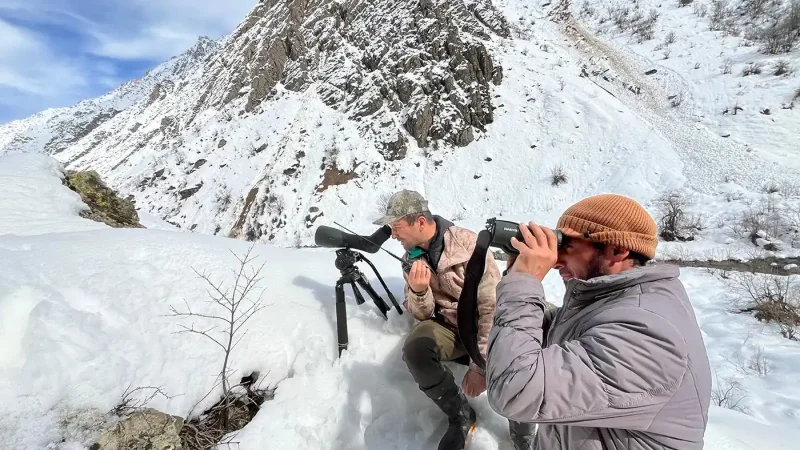 Chasseur d'Ibex au sommet des montagnes du Tian Shan au Tadjikistan